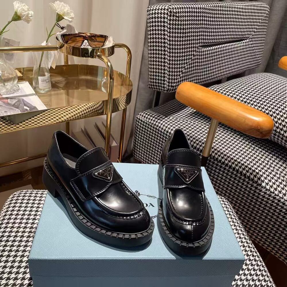 💝 Prada Women's Loafers